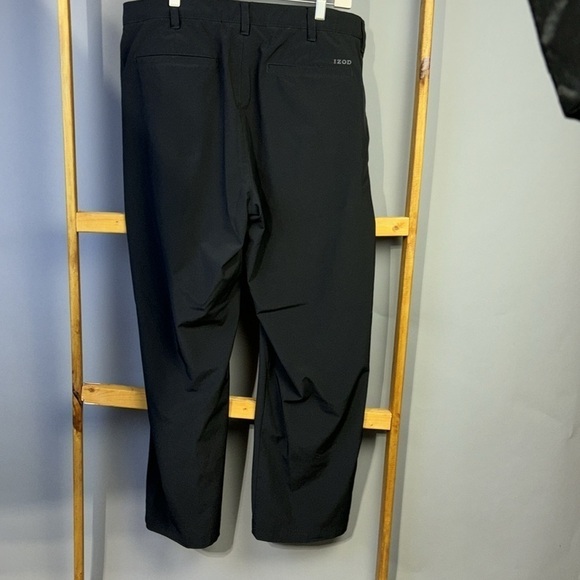 Men’s black Izod golf dress pants. Size 36/30. EUC. - Picture 3 of 5